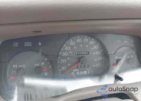 2004 Mercury Grand Marquis Gs from USA, damaged, VIN 2MEFM74W14X660611